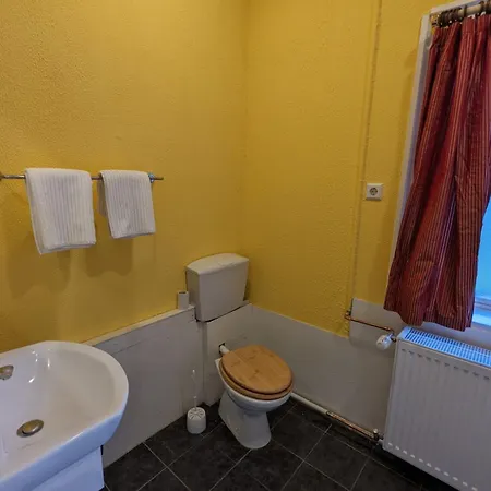 „altes Forsthaus“ Am Schloss Apartment *