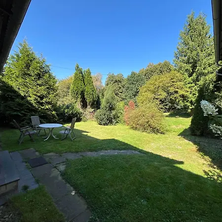 „altes Forsthaus“ Am Schloss 于尔岑